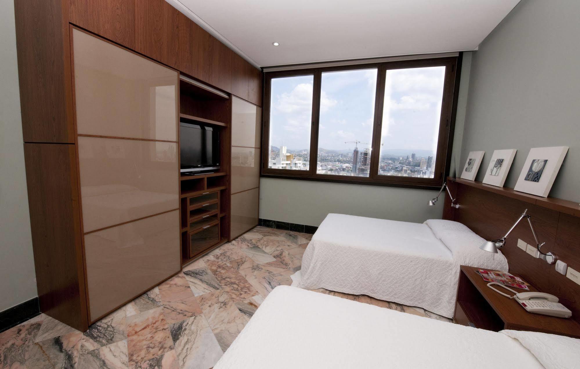 Torres De Alba Hotel & Suites Panama Stadt Exterior foto
